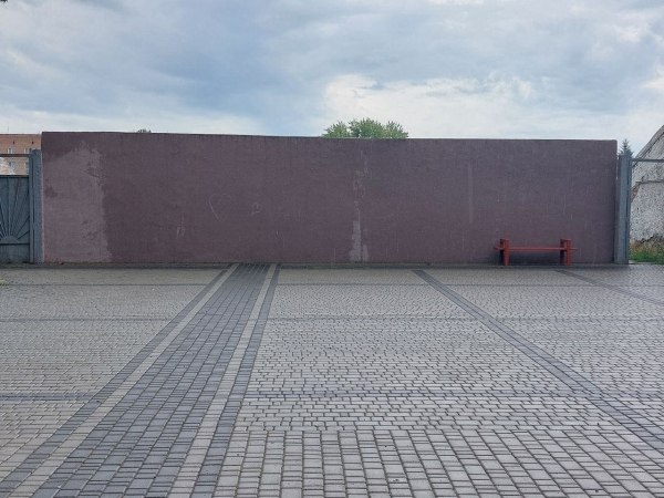 У громаді на Кіровоградщині планують перетворити стіну в патріотичний мурал