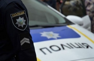 У центрі Кропивницького хулігани розбили два сіті-лайти (ФОТО)