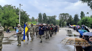 Громада Кіровоградщини попрощалась із загиблим у війні 32-річним солдатом-навідником