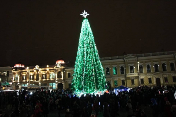 На прикраси для головної площі Кропивницького витратять 218 тисяч гривень
