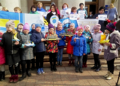 В Кропивницькому відбувся флешмоб на підтримку українських військовополонених (ФОТО)