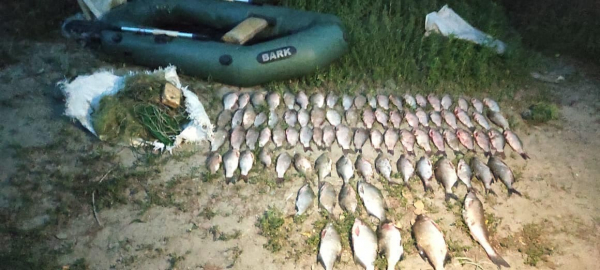 На Кіровоградщині браконьєр тягав рибу сіткою поблизу ГЕС