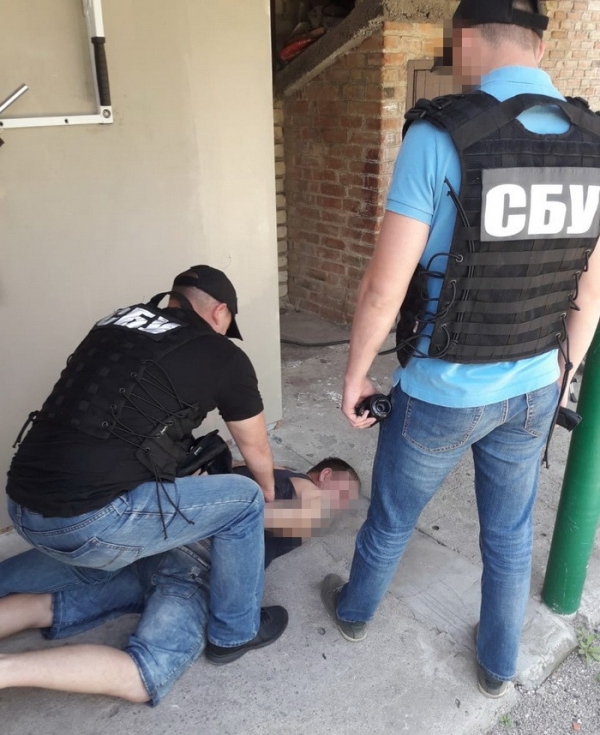 У Кропивницькому співробітники СБУ затримали дилера у погонах (ФОТО)