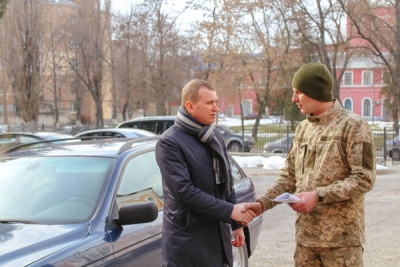 У Кропивницькому відбулась передача в зону АТО конфіскованого «BMW». ФОТО