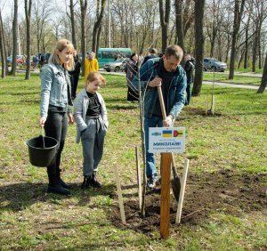 У Кропивницькому висадили алею на честь українських міст-героїв