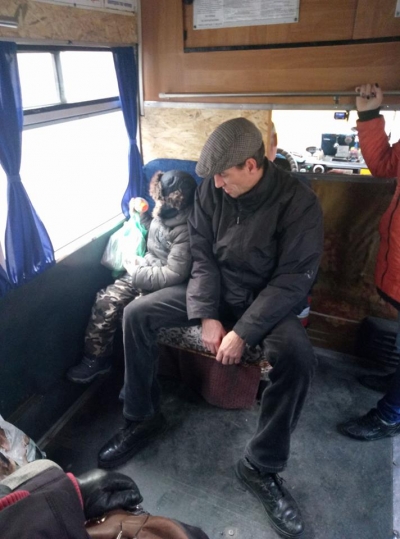 У Кропивницькому помітили дуже сп&#039;янілого чоловіка з маленьким хлопчиком