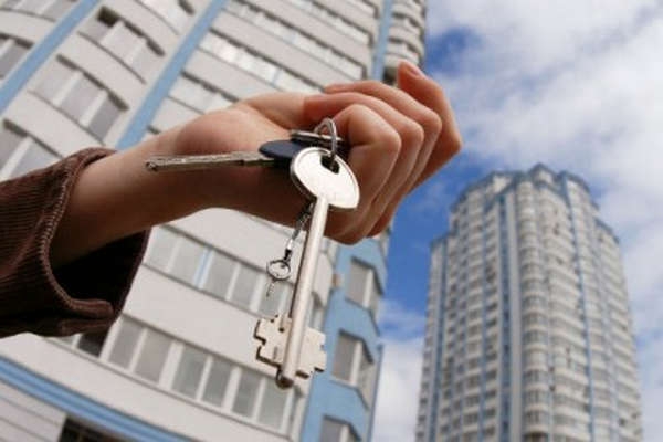 «Слуга народу» з Кіровоградщини просить 8 київських квартир для своїх помічників (ФОТО)