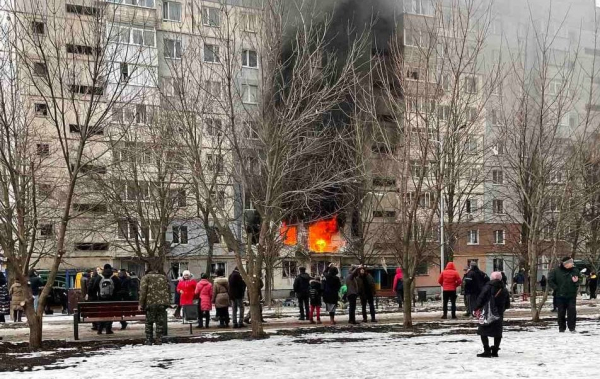 У Кропивницькому в районі Попова горить квартира (ОНОВЛЕНО)