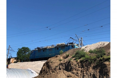 Арка у Кропивницькому пройшла перше випробування на міцність (ФОТО)