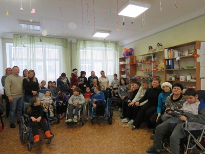 Ляшківці з Кропивницького зробили подарунок вихованцям центру реабілітації (ФОТО)