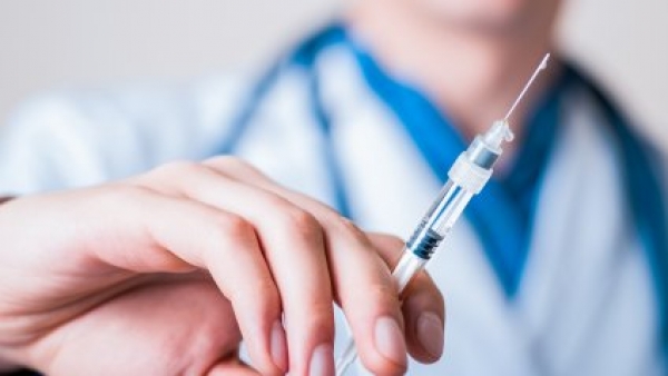 Жителів Кіровоградщини закликають терміново вакцинуватися «дорослими» вакцинами (ПЕРЕЛІК)