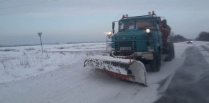 Нічна негода заблокувала один із районів Кропивницького, жителям радять не виїжджати (ФОТО)