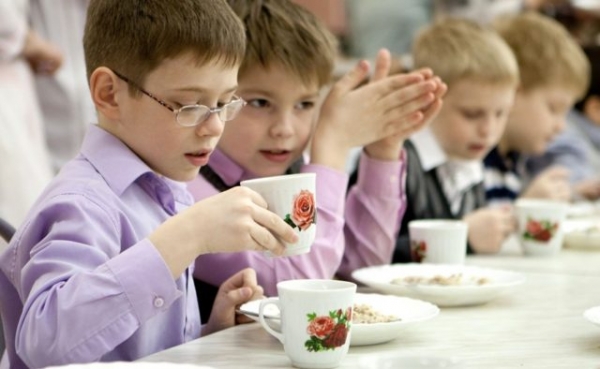 Школярів у Кропивницькому годуватимуть безкоштовно