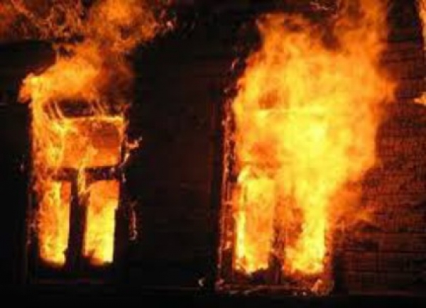 На Кіровоградщині чоловік обпік обличчя в пожежі