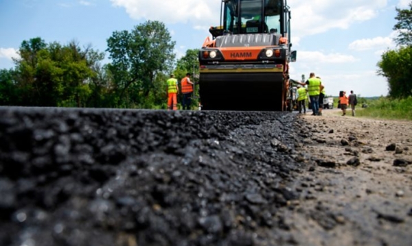 На Кіровоградщині підрядник усуватиме недоліки ремонту державної дороги за власний рахунок (ФОТО)