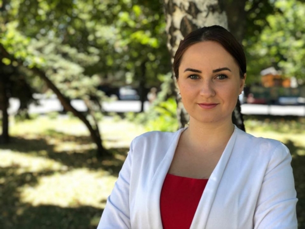 Парламентські вибори: єдина жінка-кандидат з Кропивницького розповіла, чому мають голосувати саме за неї (ВІДЕО)