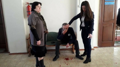 На Кіровоградщині перевізник побив депутата через тарифи. ФОТО