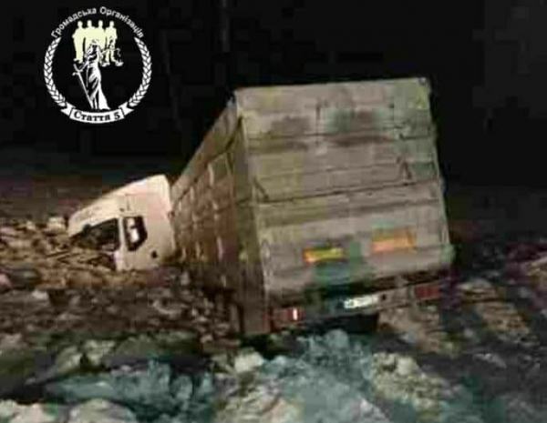 Кіровоградщина: вантажівка впала у водосховище