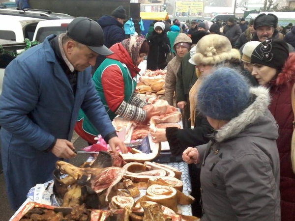 Купуй місцеве: у центрі Кропивницького стартував святковий ярмарок (ФОТО)