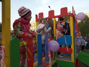 Депутат міськради подарував дітям Кропивницького сучасні ігрові майданчики (ФОТО)