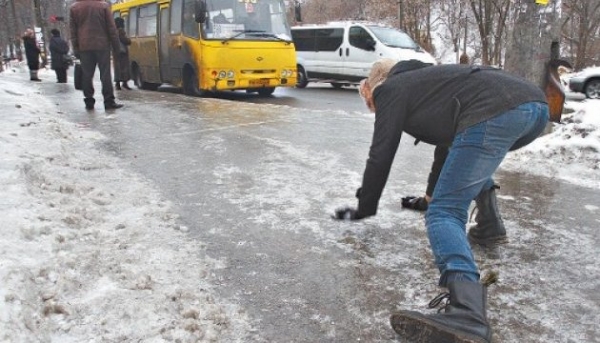Водіям та пішоходам Кіровоградщини потрібно бути максимально уважними