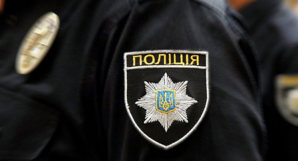 За участі поліцейського: на Кіровоградщині «бойова» група нападників заволоділа легковиком