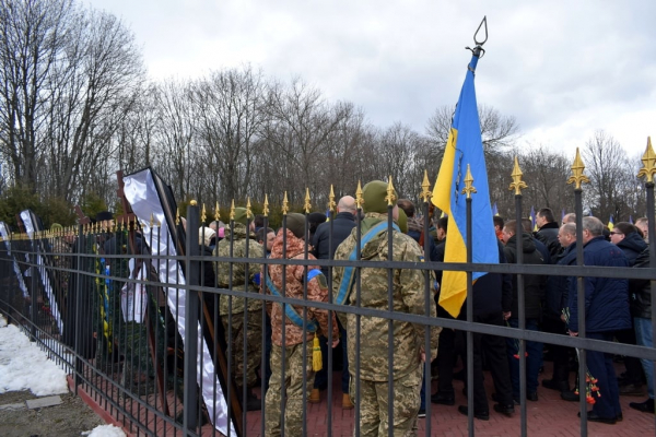 Загиблих українських воїнів ховатимуть безкоштовно