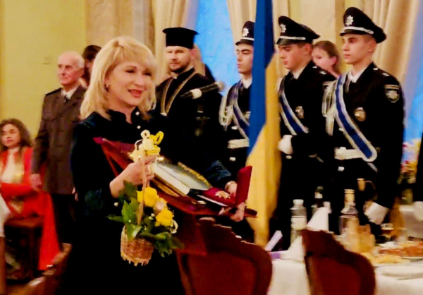 Головну санітрану лікарку Кіровоградщини відзначили Україно-Французьким Орденом Королеви Анни
