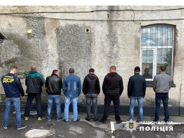 Банду вимагачів грошей у в&#039;язнів СІЗО на Кіровоградщині судитимуть