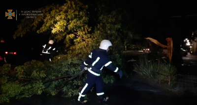 Як рятувальники долали наслідки сильної зливи на Кіровоградщині