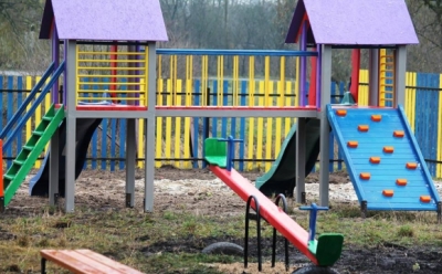 Прокуратура Кіровоградщини анулювала «непрозорі» договори на закупівлю дитячих майданчиків.