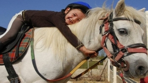 Унікальна терапія: у Кропивницькому дітей з особливостями розвитку лікують коні (ВІДЕО)