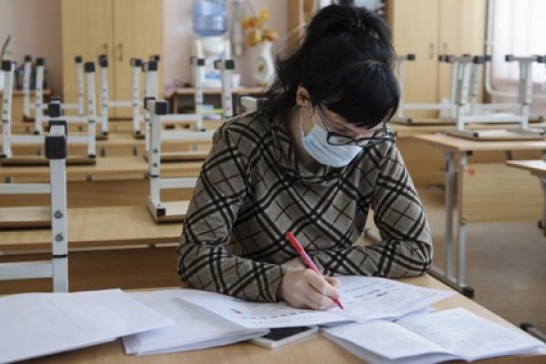 Вчителів Кропивницького планують безкоштовно тестувати на COVID-19