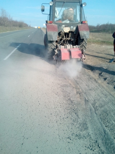 Жителям Кіровоградщини показали, як ремонтують дороги в області (ФОТО)