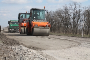 Кіровоградщина: дорогу на Миколаїв роблять за сучасними західними технологіями (ФОТО)