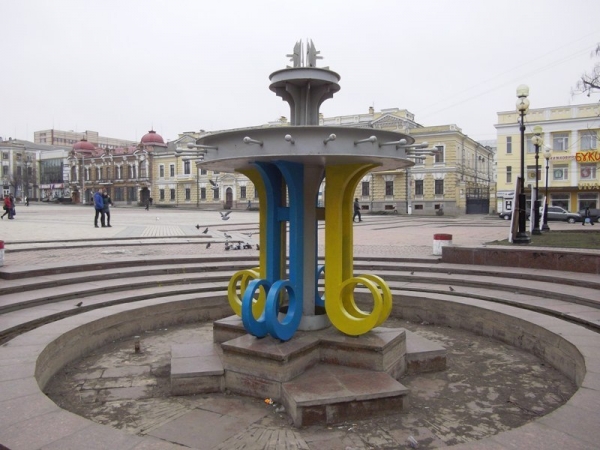 Жителям Кропивницького пояснили, чому не працюють фонтани на центральній площі (ВІДЕО)