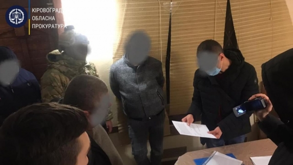 Банду вимагачів з Кіровоградщини випустили під заставу