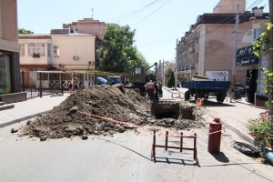 У центрі Кропивницького увосьме розрили асфальт за 3 мільйони