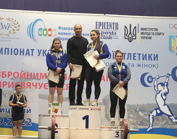 Юна спорсменка з Кіровоградщини стала чемпіонкою України з важкої атлетики