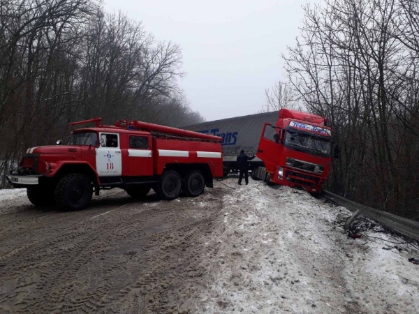 Рятувальники Кіровоградщини тричі допомагали водіям