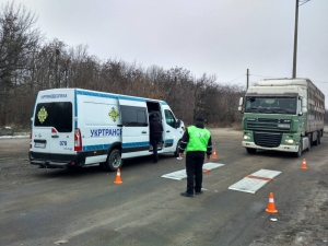 &quot;Лабораторії на колесах&quot; почали працювати на дорогах Кіровоградщини