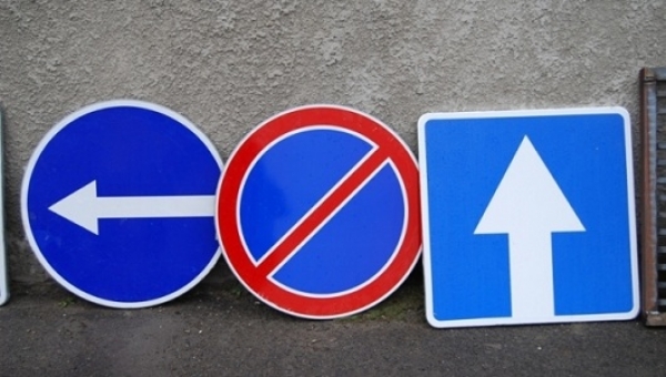 Стало відомо, де у Кропивницькому встановлять нові дорожні знаки (АДРЕСИ)
