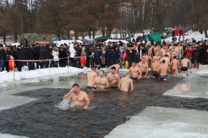 Водохреща на Кіровоградщині: як пірнути та залишитися живим (ВІДЕО)