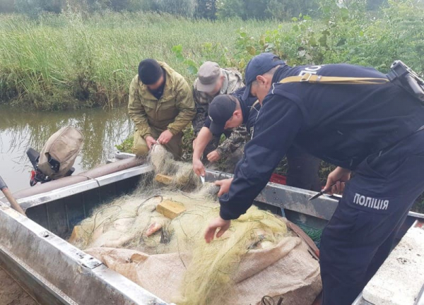 На Кіровоградщині двоє місцевих незаконно наловили риби майже на півмільйона