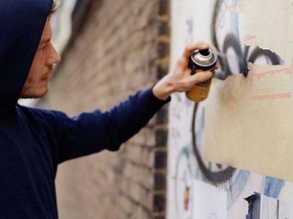 У Кропивницькому молодь висловила своє ставлення до наркотиків фарбою на стінах (ФОТО)