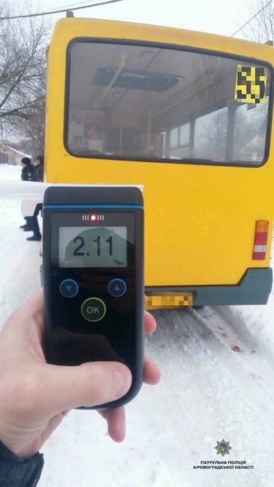 Патрульні у Кропивницькому затримали нетверезого водія маршрутки