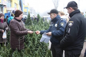 Свято наближається: як на Кіровоградщині полюють за нелегальні ялинки (ФОТО)