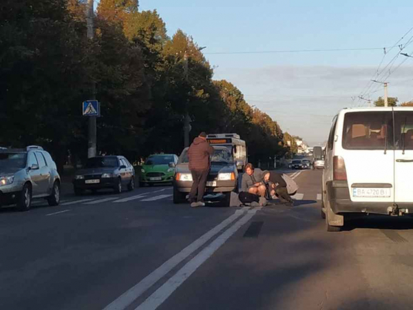 У Кропивницькому автомобіль збив юнака