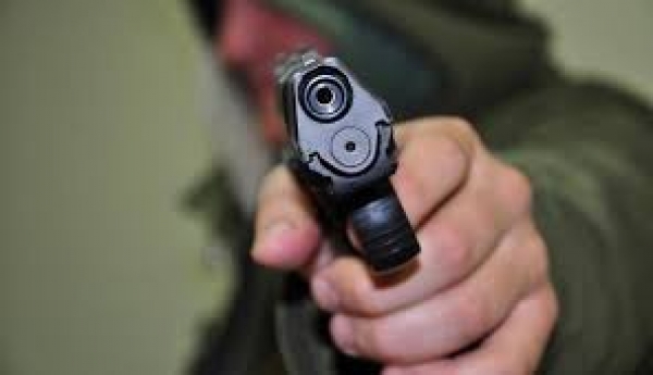 У центрі Кропивницького чоловіку погрожували пістолетом