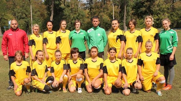 Жіноча футбольна команда з Кропивницького вперше в історії починає виступи в чемпіонаті України (ФОТО)